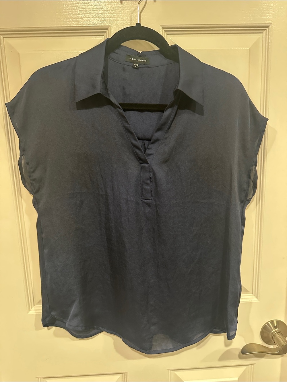 Pleione Navy Short-Sleeve V-Neck Collared Blouse